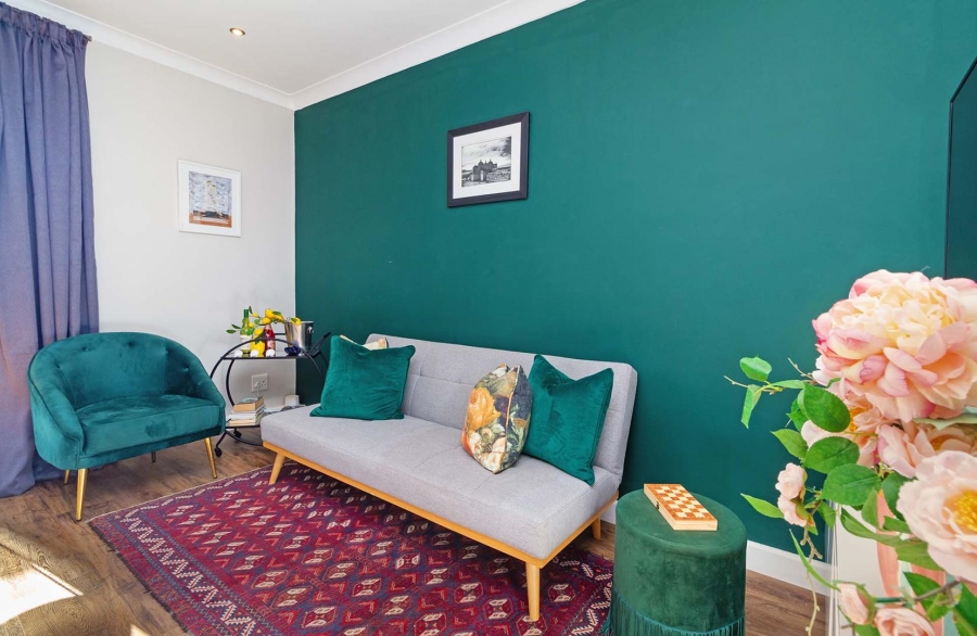 1 Bedroom Property for Sale in Vredehoek Western Cape